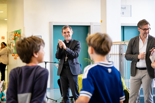 Schulbesuch Blaue Schule / Erzdiözese Wien/ Schönlaub, Stephan Schönlaub Schulbesuch Blaue Schule